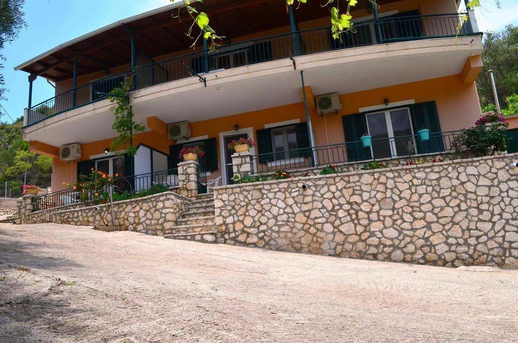 Rania Apartments Áyios Nikítas Esterno foto